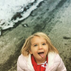 Chris Hayes Instagram - This little one turned 3 yesterday. She is the absolute funniest 3 year old I’ve ever met. She has impeccable comic timing and the sweetest little heart. 💕