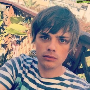Chris Kendall Instagram - This is my hair with no product. This is the #noproductchallenge  I'm a challenge 💁
