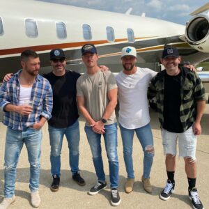 Chris Lane Instagram - Thanks for the memories 2023 ✌🏻