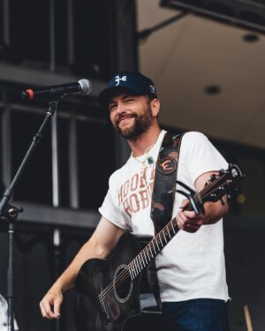 Chris Lane Instagram - Big Time in Austin Texas for the @iheartradio festival! 🤠 @iheartcountry