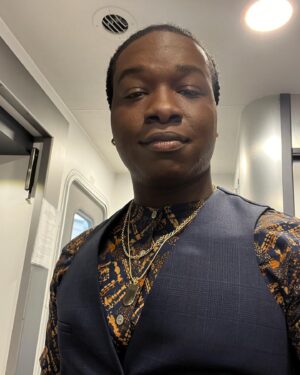 Chris Lee Instagram - Back at work 🙏🏿 who’s ready for @cwlegacies season 4?