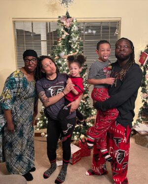 Chris Lee Instagram - Merry Christmas 🎄🎁🎅🏿 
My fiancé LOVES the falcons 😏