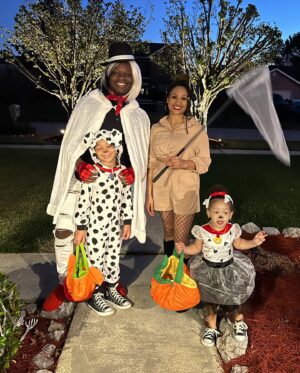 Chris Lee Instagram - 2 little light skinned Dalmatians, the sexy dog catcher, and Cruello, de Pimpin 😎🔥😈