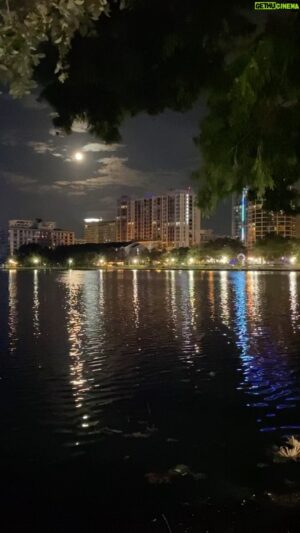 Chris Lyon Instagram - i luv the moon
@karun.i.verse