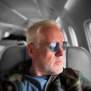 Chris Moyles Instagram - Hi, it’s been a while. So here’s a photo of me looking out of a window on a plane that I took myself (but pretended I didn’t take it myself cos that’s what you do with these kind of photos!)