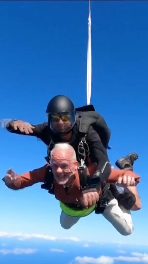 Chris Moyles Instagram - He said he’d never skydive 🤯
#ImACeleb