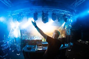 Chris Moyles Instagram - I LOVE DJ’ing live. And we have many more #90shangover shows for 2023. Hopefully see you at one of our live shows. Photo by @chloedunscombe #coalitionpresents #90shangover