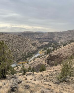 Chris Robins Instagram - Throwback to an exciting trip discovering hidden gems in Oregon. Here’s to a shot taken in Prineville Reservoir State Park, one of my favourite stopovers during our road trip. Possibilities are endless in this beautiful region!

@traveloregon #UnitedStories #traveloregon @visittheusa