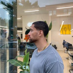 Chris Robins Instagram - I’ve been focusing a lot on making better decisions lately. 

Life reminded me that it starts with having a good attitude; towards myself, in my relationships, and everything that I do.

I stay humble as opportunities come and go. But I know that my attitude will allow me to be in a better position to deal with them.

💈 @crispmtl 
🪒 @el.wav 
✨ @riptidejewelry__ 

#focused #attitude #humble