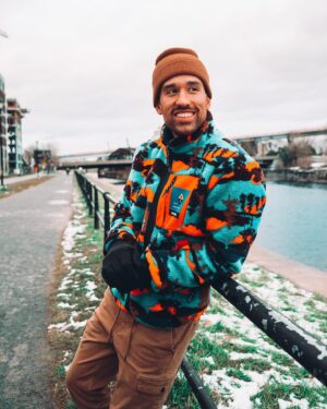 Chris Robins Instagram - Si vous avez manqué mon live hier avec @its.gableblanc allez voir son IGTV. On parle de mon enfance et de mes passions 👦🏽✨

📸: @biglaurphotographie 

#lifestyle #fashion #photooftheday