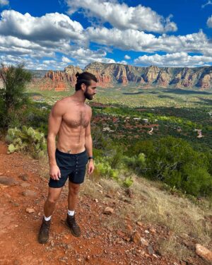 Chris Salvatore Instagram - First time in Sedona! It’s magical 💫