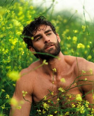 Chris Salvatore Instagram - Wanna go on a hike with me? 🌼