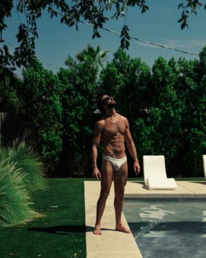 Chris Salvatore Instagram - Enjoying the last bit of summer weather ☀️