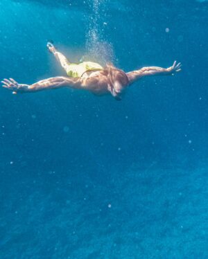 Chris Sharma Instagram - After a long hard season throwing down on my projects here in Catalunya, my body has been feeling it. 
Makes me excited for summer #psicobloc season just around the corner! 
  Nothing like the freedom climbing above the Mediterranean Sea !
@prana 
@tenayaclimbing 

📸 @giancolafoto