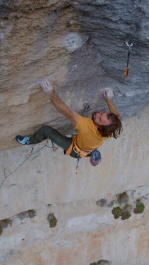 Chris Sharma Instagram - Chris Sharma’s new route Sleeping Lion is a beast! This is just one of several gnarly crux sequences in a row that add up to a grade of 5.15c (9b ). Not bad for a 41 year old dad! Full story coming soon to Reel Rock Unlimited. @chris_sharma 👑 🐐 👴🏼💪🏼❤️ #climbing #sportclimbing #firstascent #dyno #sendit #siurana @sharmaclimbing