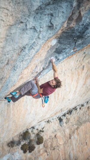 Chris Sharma Instagram - @‌chris_sharma made the first ascent of Sleeping Lion (9b /5.15c) in Siurana.
10 years after sending his first 9b , King Chris Sharma is still at the top.

Congrats Chris 🔥

📸 @jan_novak_photography 

#climbing #siurana #9b  #elpati #Sleepinglion