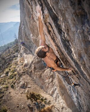 Chris Sharma Instagram - A hard day at the office 😀. The never ending process of perfecting our craft, developing the fitness and the belief in that one day it might be possible😅
Putting in the time on “LeBlond” in Oliana the other day. This route is the final unfinished chapter of all the climbing I’ve done at this amazing wall. So cool to still be coming back to this spot after so many years and this route climbs so incredibly.

📸 @giancolafoto 

@prana #pranapartner 

@tenayaclimbing 

@petzl_official 

@trublueclimbing 

@sharmaclimbing