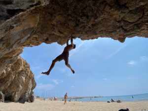 Chris Sharma Instagram - A nice day at the local crag.
Loving the #pranaoriginals collection. 
Who else feels the nostalgia when they see that old logo? It transports me to a different era of my life , before kids and  our business when life was a lot simpler. Back to the basics.
@prana 
#pranaadventurer 

📸 @alarconjimena ❤️