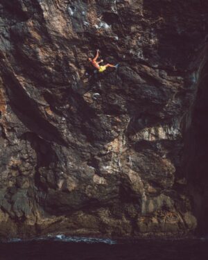Chris Sharma Instagram - Welcoming in the fall temps, and happy to have my cozy @prana hoodie after a solid session climbing and falling into the sea in Mallorca.
Thanks for the great shots 📸@honngy 
#pranaadventurer
