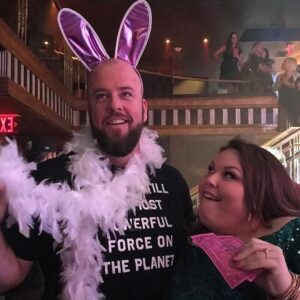 Chris Sullivan Instagram - #ThisIsUs Circa 2016-2022…#ThatWasUs @thatwasus #TBT 

📸 @sara_wehrheim