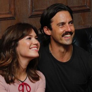 Chris Sullivan Instagram - The day was Tuesday, September 20, 2016, the premiere of #ThisIsUs.💛 

Starting tomorrow with the premiere episode of #ThatWasUs (a rewatch podcast), join us as we go back in time to the very beginning.🕰️

Available on listening platforms at 12:30am PT and YouTube at 6:30am PT…every Tuesday.🥰