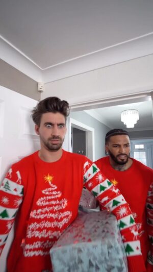 Chris Taylor Instagram - #AD PARENTS doing “exclusive content” 😣. What is the world coming too…don’t answer that (@mac_griffiths_ sorry to drag you into this 😅)

Before I sort out a budget hotel to stay at this festive period (any recommendations around the Leicester area do let me know) I feel it’s worth mentioning that @directlineuk aren’t, in fact, on comparison sites, hence the DIRECT bit in their name. Notice how they’re not called Squiggly Line.

Also, slight side note, but…if you know your son is coming home with a friend for Christmas, maybe put away the lighting rigs/camera and send your creative director (🤔?) home if you are, in fact, selling pictures of your trotters on the internet. People scar emotionally yano

Have a Rollicking Christmas & a Spiffing New Year 👍
