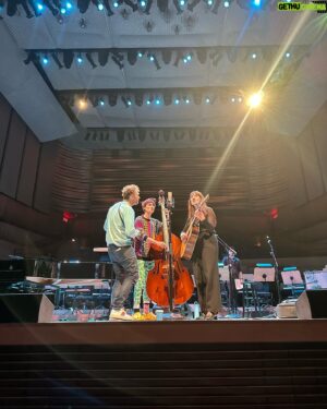 Chris Thile Instagram - Rehearsing for tomorrow’s sold out show, the third 65th Street Session concert at NYC’s Geffen Hall, with @jacobcollier and @madicunningham! -CT HQ