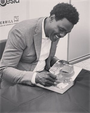 Chris Webber Instagram - Honored to receive the Beacon of Industry Award from @besla_inc at their Mid Year Conference! 

Being part of the BESLA family means the world, and I’m truly grateful for the recognition.
 I’m also glad that I had a chance to share stories with the audience from my book about my life and my perspective of Faith and Perseverance. 
I’m passionate about bringing more opportunities and access to capital to Black communities and hope that we can continue empowering the next generation of leaders in entertainment, sports, and beyond.  Check out My Autobiography 
By Gods Grace available only at chriswebber.com  Purchase at link in Bio.