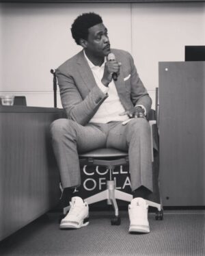 Chris Webber Instagram - Honored to receive the Beacon of Industry Award from @besla_inc at their Mid Year Conference! 

Being part of the BESLA family means the world, and I’m truly grateful for the recognition.
 I’m also glad that I had a chance to share stories with the audience from my book about my life and my perspective of Faith and Perseverance. 
I’m passionate about bringing more opportunities and access to capital to Black communities and hope that we can continue empowering the next generation of leaders in entertainment, sports, and beyond.  Check out My Autobiography 
By Gods Grace available only at chriswebber.com  Purchase at link in Bio.