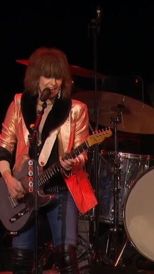 Chrissie Hynde Instagram - "It’s the life of the artist. You never retire. You become relentless.” - Chrissie via NME

Video by @skytv 

#ChrissieHynde