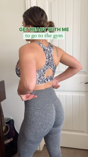 Christi Jaynes Instagram - Happy Friday☀️ don’t forget to move your body today! 

What’s your favorite way to get exercise in your routine? 

Mine is lifting, going on walks, and hiking!