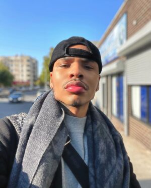 Christian Banks Instagram - Nah it’s officially cuffing season…… im tryna take long bullsh*t walks 😅😍
____

Anyone down?