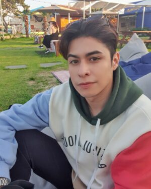 Christian Burgos Instagram - 🪁🪁🪁