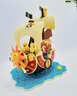 Christian Escribà Instagram - Mona One Piece reproduïnt el “Thousand Sunny”  en xocolata. Especial per a tots els super fans del Manga! ☠️🍫🏴‍☠️🤓

Mona One Piece reproduciendo el “Thousand Sunny” en chocolate. ¡Especial para todos los super fans del Manga! ☠️🍫🏴‍☠️🤓

@polescriba @patschmidtcakes #onepiece #goingmerry #manga #barco #mona #tradicio #chocolate #easter #pascua #pasqua #barcelona #xocolata #pastisseriaescribà #christianescribà @escriba1906 #thousandsunny #nakama