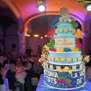Christian Escribà Instagram - El pastís de celebració Escribà transforma un moment en màgic, únic i irrepetible.🎉🎂👩‍🍳 

El pastel de celebración Escribà transforma un momento en màgico, único e irrepetible. 🎉🎂👩‍🍳

#pastis #pastel @polescriba @patschmidtcakes @escriba1906 @fundaciovillavecchia @sitacarter #celebracion #celebracion #corporate #empresa @hospital_santpau #barcelona #cake #dinner