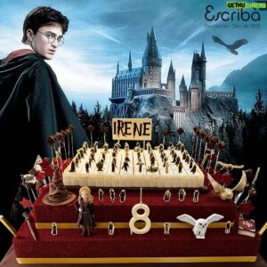 Christian Escribà Instagram - Pastís per Irene, una superfan molt especial de Harry Potter. Impressions en xocolata i modelats en pasta de sucre de @patschmidtcakes 🏰🧙‍♀️🪄🎂

Pastel para Irene, una superfan muy especial de Harry Potter. Impresiones en chocolate y moldeados en pasta de azúcar de @patschmidtcakes 🏰🧙‍♀️ 🎂

#harrypotter #magic #barcelona #birthdaycake #pastelcumpleaños #pastisaniversari #cake #sweet #pastis #pastisseriaescriba @polescriba 

Eres fan de Harry Potter?