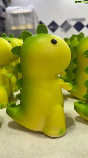 Christian Escribà Instagram - Mini Mona Dino… 🦕 estan de manifestació…. Què ens voldràn dir? 😂😂😂 Disponibles a la web i a les nostres pastisseries. 🍫💝

Mini Mona Dino… 🦕 están de manifestación…. ¿Qué querrán decirnos? 😂😂😂 Disponibles en la web y en nuestras pastelerías. 🍫💝

#dino #pascua @polescriba @patschmidtcakes #chocolate #easter #dinosaure #barcelona #pasqua #mona #tradició #tradiciones #xocolata #humor #nothoperdis #minimona
