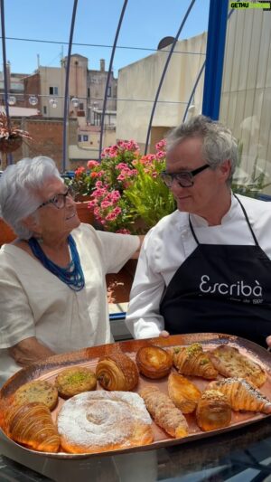 Christian Escribà Instagram - Coneixies la història de la mantega a la broixeria d’Escribà? Qui millor que la meva mare Jocelyne perquè ens ho expliqui. 🥰🥐🇫🇷🧈

¿Conocías la historia de la mantequilla en la bollería de Escribà? Quien mejor que mi madre Jocelyne para que nos lo cuente. 🥰🥐🇫🇷🧈

@polescriba @patschmidtcakes #mantequilla #beurre #brioixeria #bolleria #viennoserie #pastisseriaescriba #croissant #cruasan #mama #historia #gastronomia #gastronomy #mom #antoniescriba