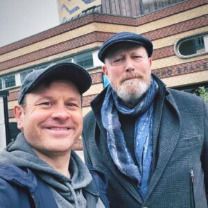 Christian Fuhlendorff Instagram - Den lille nørd i mig, er pænt meget oppe og køre på dette billede, fordi jeg står ved siden af Thrawn, Viktor Petrov, Charles Magnussen og Stregobor! Stor ære at Lars havde tid til at vandre med mig i Hva så?!