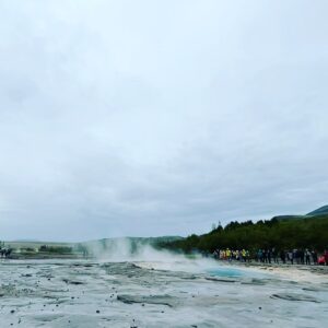 Christian Fuhlendorff Instagram - Mange første gange denne uge. Første gang på Færøerne, første gang i Island og første gang jeg har optrådt med stand up på engelsk. Alle har været kæmpe oplevelser. Tak @thedanishbeard og @henriettethuesen, for dejligt selskab. Også skønt at møde @arieldjarn, þú ert mjög skrítinn maður. P.s ja, der findes en optagelse af mig på engelsk, vurdere lige om det er noget I skal se😂