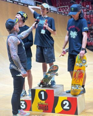 Christian Hosoi Instagram - CONGRATS “MOTO SHIBATA” ON YOUR 2ND PLACE FINISH @thvertalert TEAM HOSOI REPRESENT!!! YOU ARE ALWAYS NUMBER ONE IN MY BOOK!!!! STYLE AND POWER!!! 🧨🧨🧨@hosoiskateboards 🔥⚔️🔥 congrats to 1st and 2nd place finishers @mitchiebrusco84 @gui_khury 🙏🏽