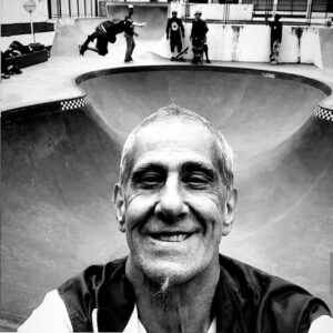 Christian Hosoi Instagram - Pat Ngoho organized a MEMORIAL skate session TOMORROW MORNING at VANS SKATEPARK HB at 10AM to HONOR @cesinhachaves OG MARINA SKATEPARK LOCAL AND BRAZILIAN LEGEND WHO WILL ALWAYS BE REMEMBERED… AND NEVER FORGOTTEN…🙏🏽 CONDOLENCES, LOVE AND PRAYERS SENT TO THE CHAVEZ FAMILIA AND FRIENDS AROUND THE WORLD… ❤️✝️❤️#HONOR #RESPECT #LOVE 💯💯💯