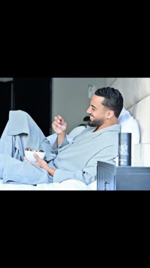 Christian Keyes Instagram - With #MothersDay coming up, why not treat yourself, treat your mom, or someone you know that is a mom, to the @blackdontcrackskincare Facial Moisturizer… 🔥🤎It works, makes your skin feel incredible and smells wonderful. #health #beauty #wellness #christiankeyes #allthequeensmen ✊🏾🤎