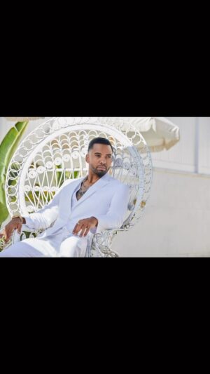 Christian Keyes Instagram - Per usual, I had an amazing time shooting with @madworksphoto - I love supporting #BlackOwnedBusinesses - especially when they kill it, like she always does 🙌🏾👑🔥 - this is just some of the shots that we got, I will definitely post more of them soon. #christiankeyes #blackdontcrackskincare #allthequeensmen