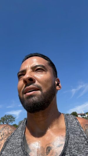 Christian Keyes Instagram - Blessed to get outside and put some work in today. See y’all later on our IG live and TikTok live.🙌🏾🔥 #IAintWantNothing #health #fitness #christiankeyes ￼#allthequeensmen