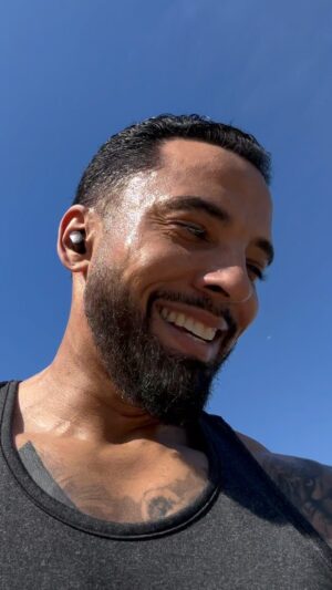 Christian Keyes Instagram - Grateful to get out and put some work in today. Got to set the tone for the week. Going to kick azz this week, with both feet.😂🙌🏾