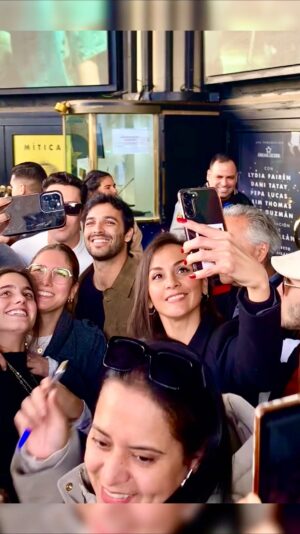 Christian McGaffney Instagram - ⭐️ Campaña GOYA 2024 ⭐️

El equipo de SIMÓN ha viajado a distintas ciudades de España haciendo proyecciones y cineforos como parte de la campaña de promoción de los GOYA 2024

🙏 Impresionante el cariño y el apoyo que hemos recibido de tanta gente. Gracias a todos, ustedes han sido partícipes de esta campaña!

🇪🇸 SIMÓN ya está en cartelera en toda España 🍿

✨ La gala de los Premios Goya será el 10 de febrero en Valladolid ✨