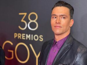 Christian McGaffney Instagram - GRACIAS, GRACIAS, GRACIAS.

Por el apoyo, por sus mensajes, por estar. 

.

Gracias @caro_omana por cuadrarme esta pinta y a @bygregorymakeup por la latonería y pintura. 
.
Gracias @karllagerfeld y @tedbaker 
.
GRACIAS 🙏❤️