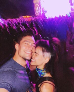 Christian McGaffney Instagram - Disculpas públicas a todas las personas que estuvieron a nuestro alrededor escuchando mis alaridos mientras yo pensaba, “que bien canto, que bolas!”.