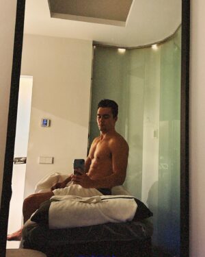 Christian McGaffney Instagram - Le mandé esta foto a Gaby y su respuesta fue: “Me imagino que la muchacha disfrutó el masaje 🙄”. 
.
Depinga 🙃